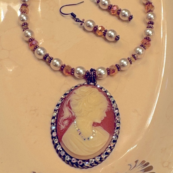 Peach Cameo Necklace & Earring Set with Champagne Pearls & Faceted Crystals - Picture 7 of 8